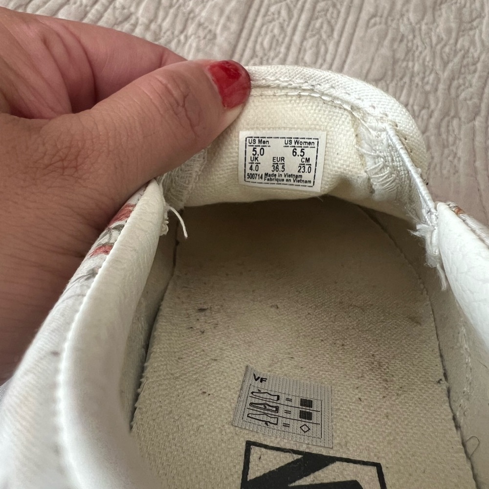 Vans - Picture 4 of 8